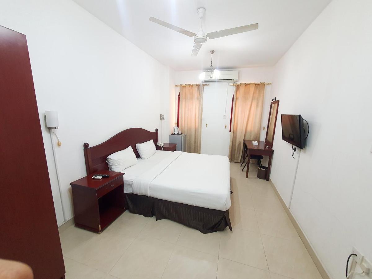 Al Reef Suits Hotel