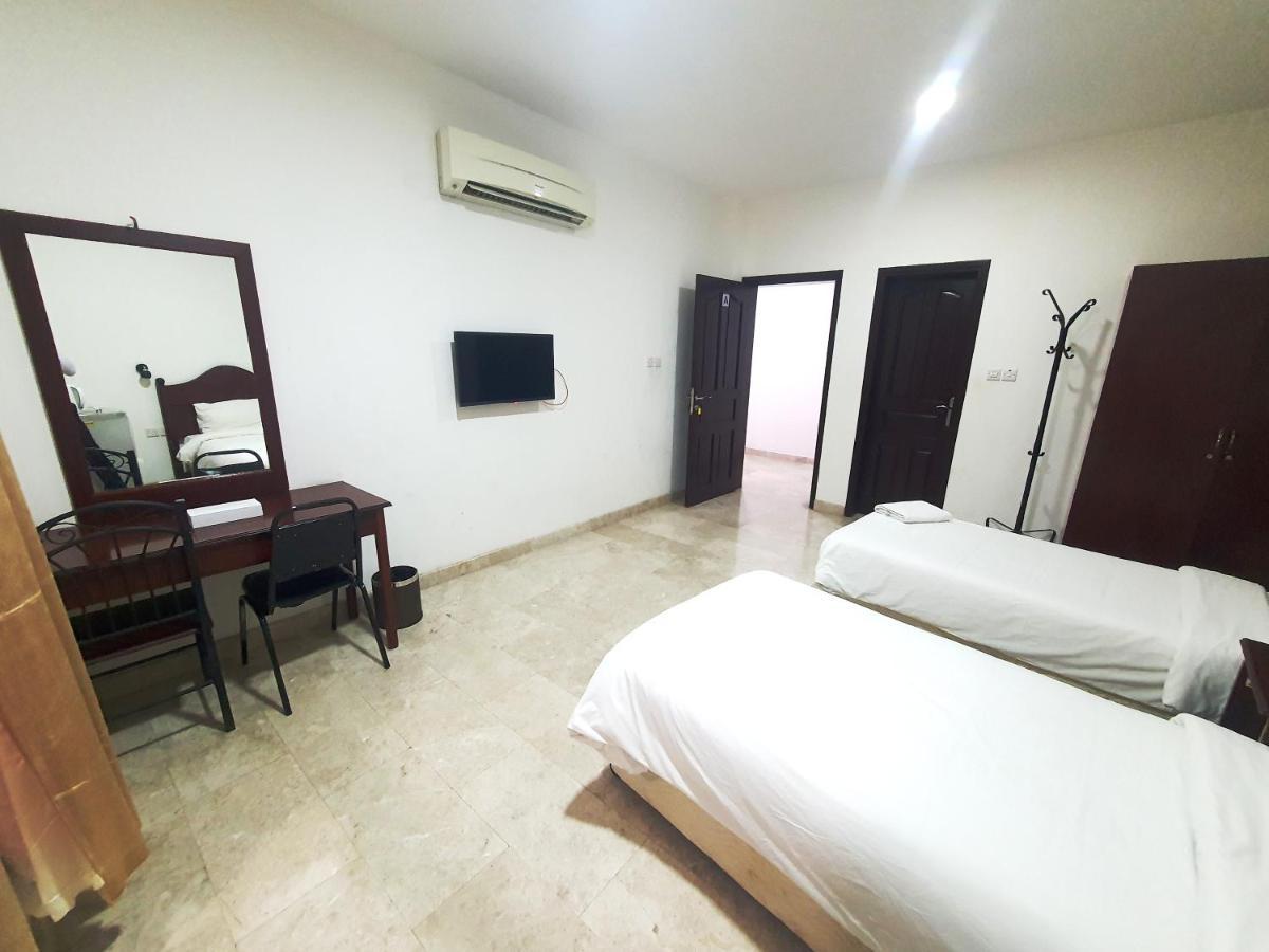 Hotel Al Reef Suits *